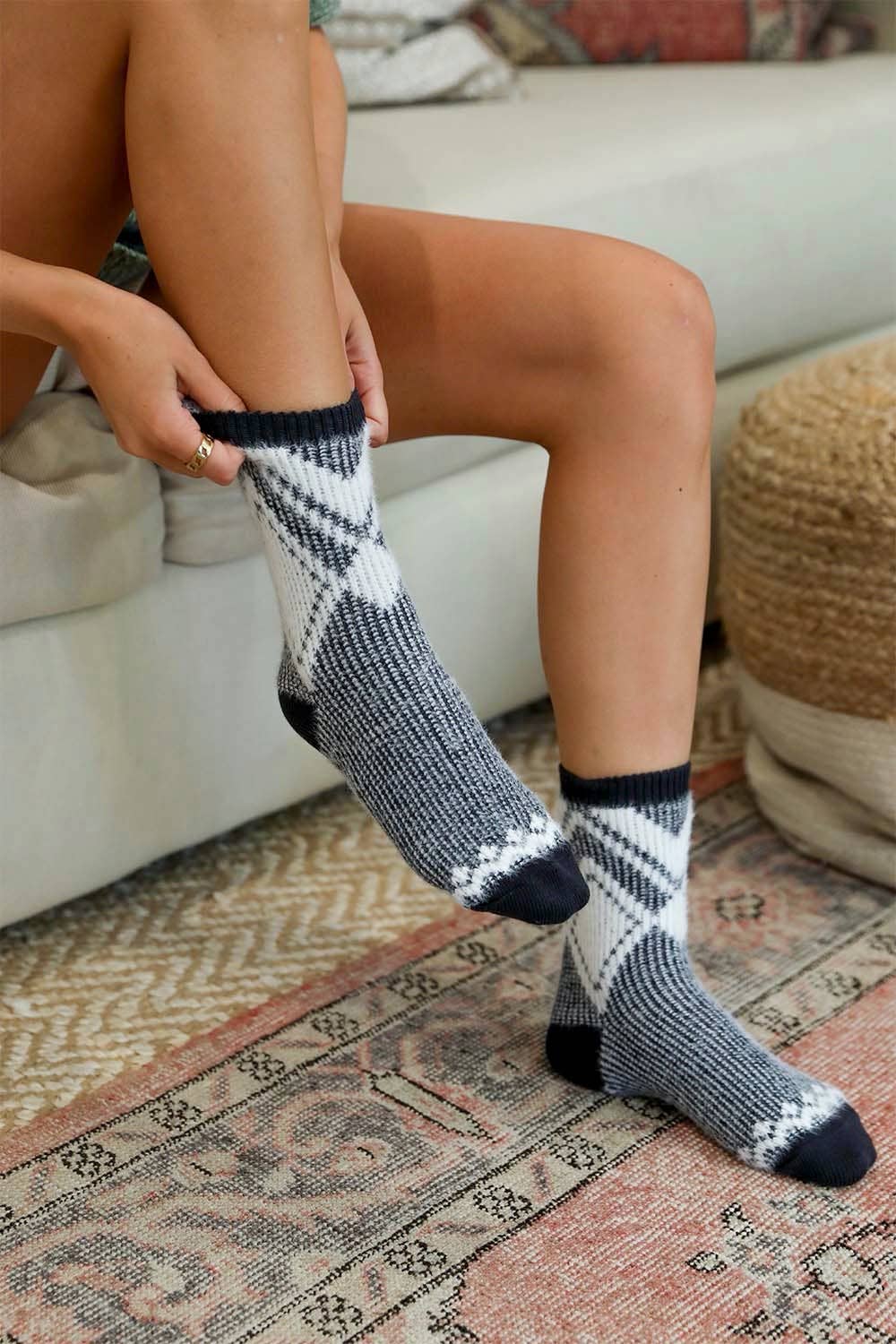 Faux Mohair Diamond Pattern Socks: Pink